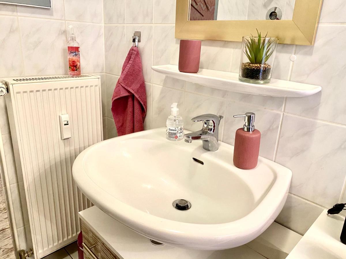 Eigenes Apartment im Herzen der Stadt mit Balkon und WLAN II Cottbus Exterior foto